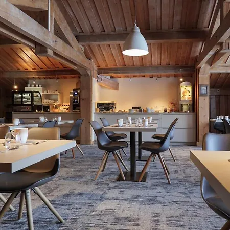 Le Labrador Hotel